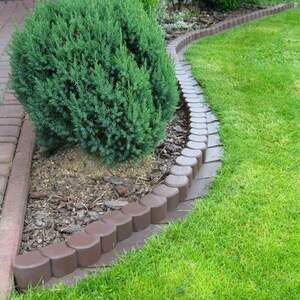 Палісад газонний висота 6 см, упаковка 2,1 погонних метрів. Палісад газонний висота 6 см, упаковка 2,1 погонних метрів.